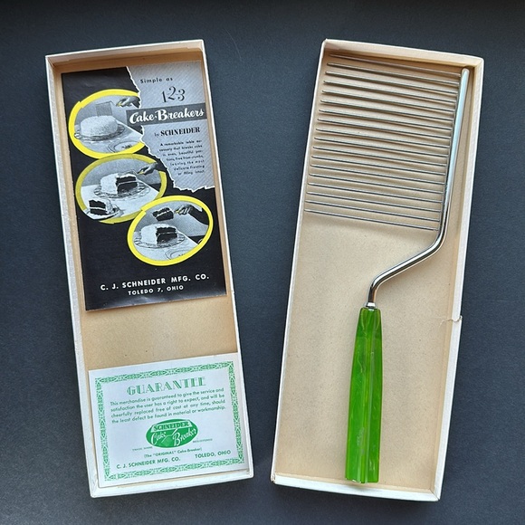 VTG Bakelite Cake Breaker w Green Marble Swirl Handle EUC - Picture 11 of 11